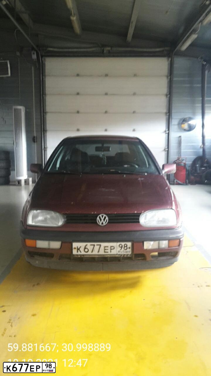 Фото автомобиля VOLKSWAGEN GOLF, 1995 — госномер К607УР147. Цвет: КРАСНЫЙ