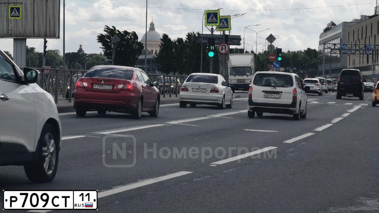 Фото автомобиля MITSUBISHI GALANT, 2008 — госномер Р709СТ11. Цвет: Красный