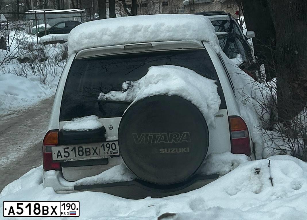 Фото автомобиля SUZUKI /GRAND/ VITARA, 2002 — госномер А518ВХ190. Цвет: БЕЛЫЙ