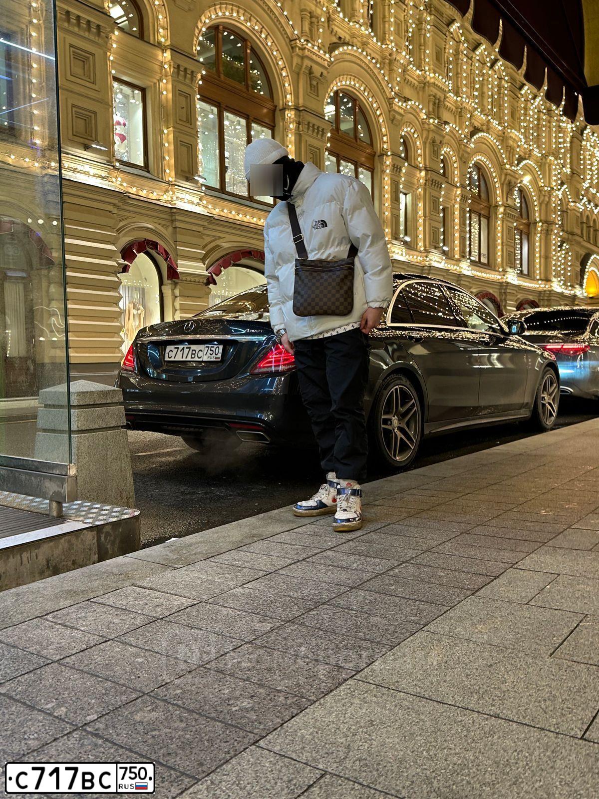 Фото автомобиля MERCEDES S-KLASSE, 2013 — госномер С717ВС750. Цвет: ЧЕРНЫЙ