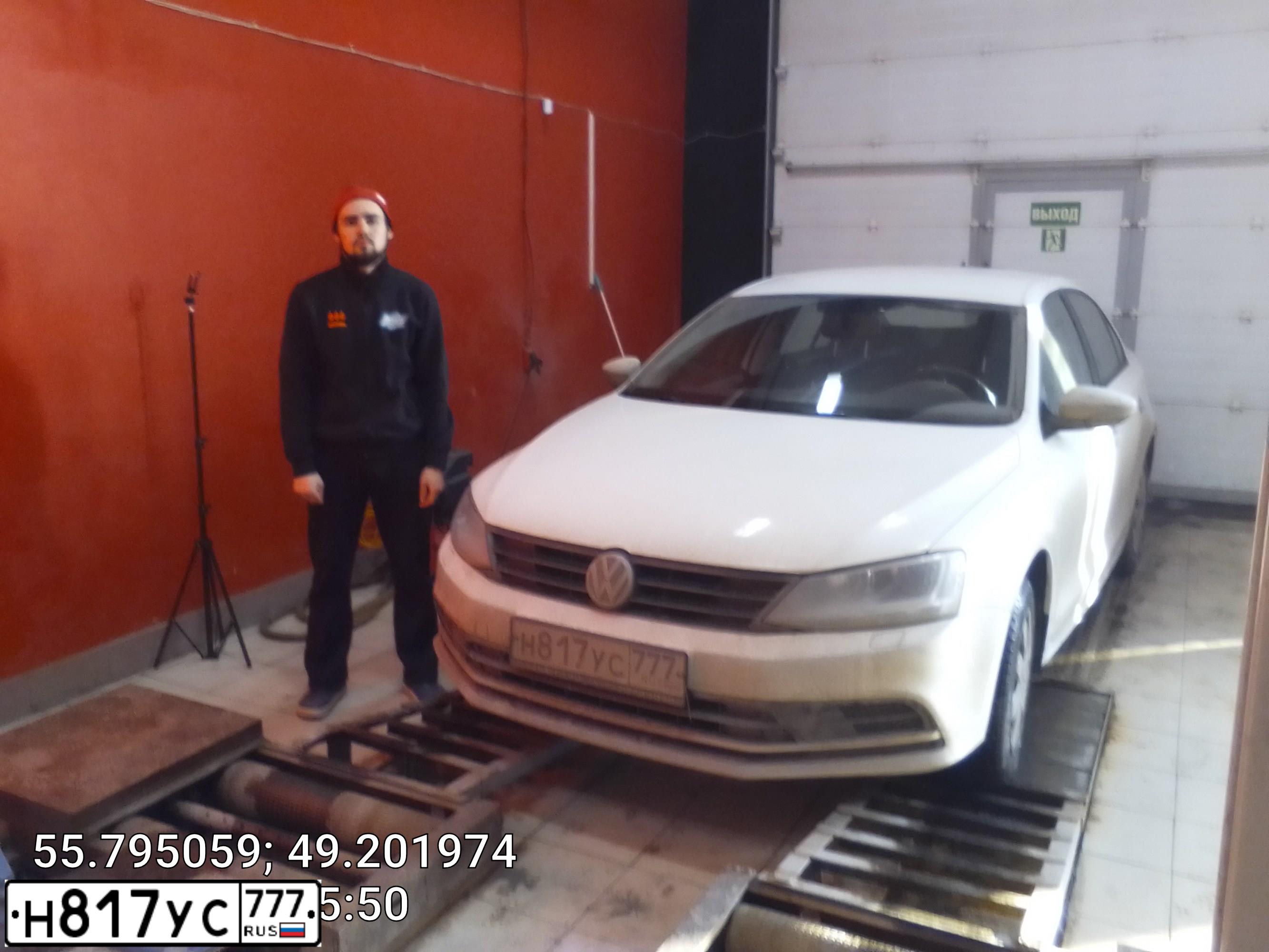 Фото автомобиля VOLKSWAGEN JETTA, 2017 — госномер Р763СТ716. Цвет: Белый