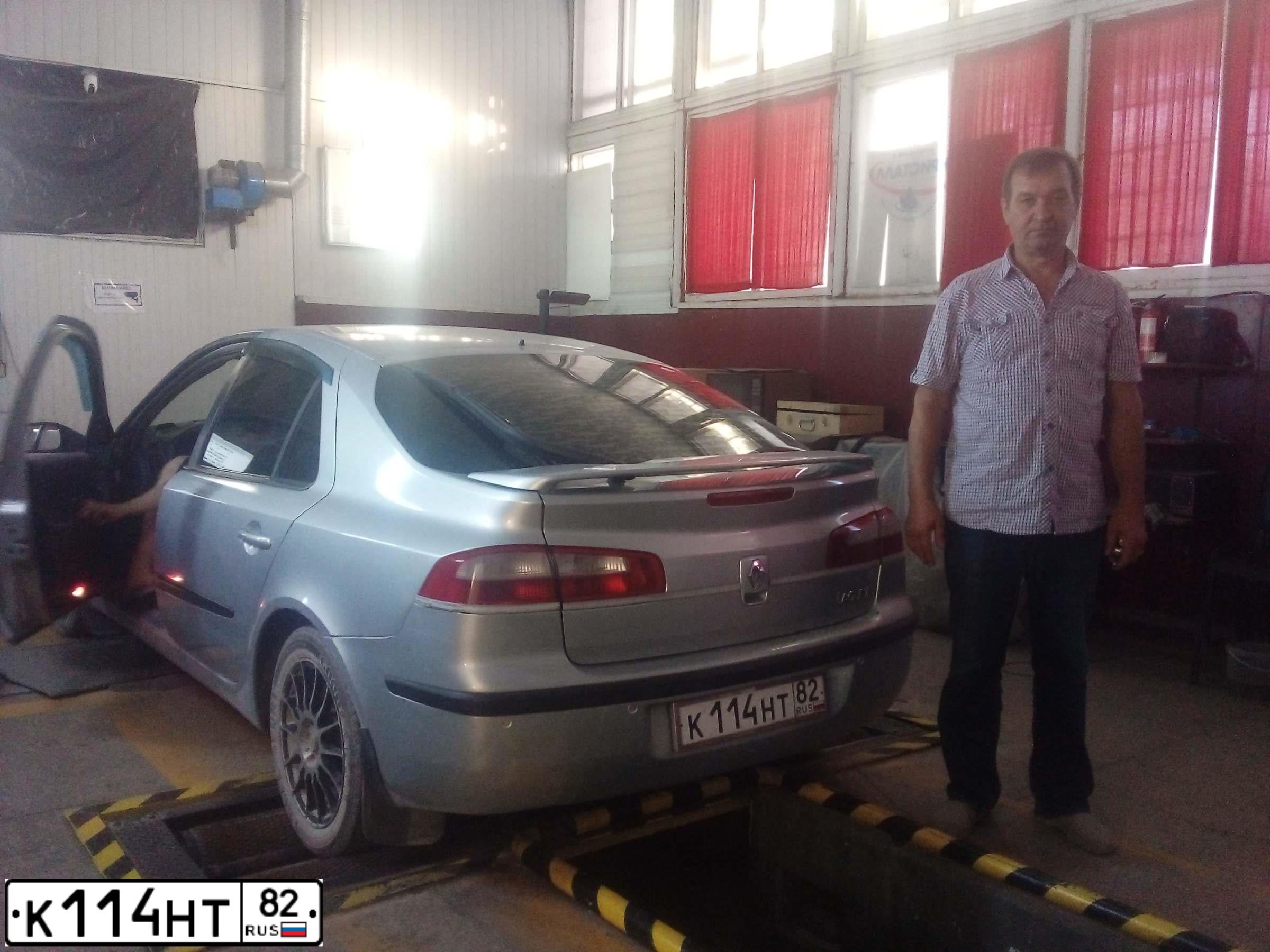 Фото автомобиля RENAULT LAGUNA, 2003 — госномер К114НТ82. Цвет: СЕРЕБРИСТЫЙ