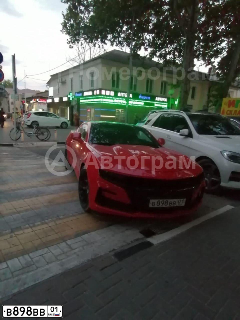 Фото автомобиля CHEVROLET CAMARO, 2019 — госномер В898ВВ01. Цвет: Красный