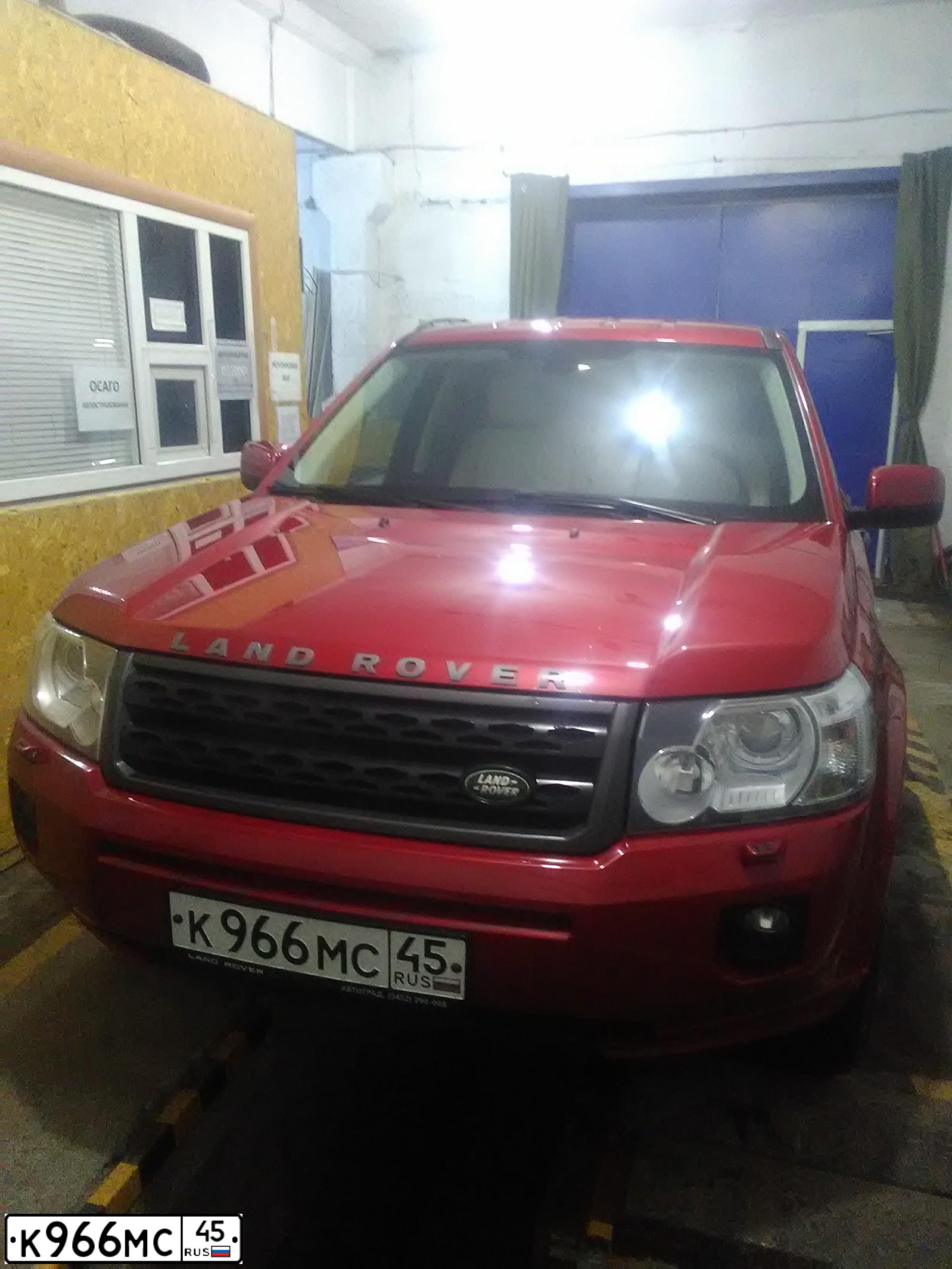 Фото автомобиля LANDROVER FREELANDER, 2011 — госномер К966МС45. Цвет: Красный