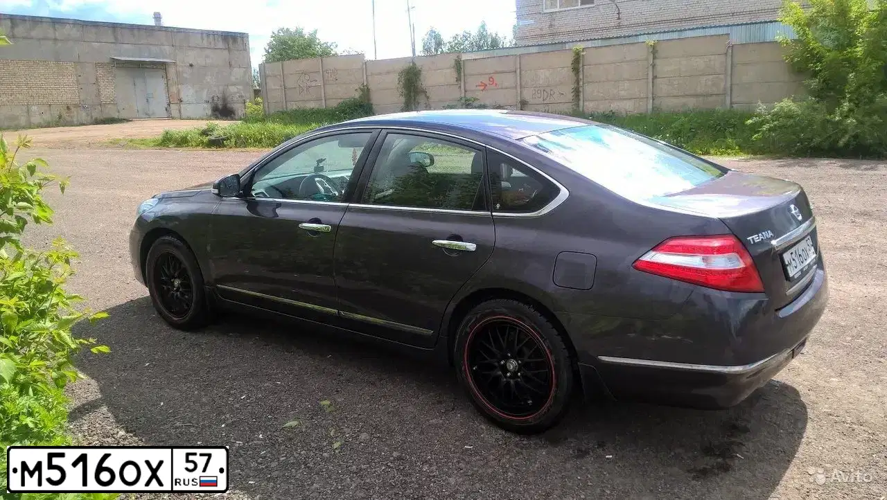 Фото автомобиля NISSAN TEANA, 2010 — госномер М516ОХ57. Цвет: СЕРО-СИРЕНЕВЫЙ