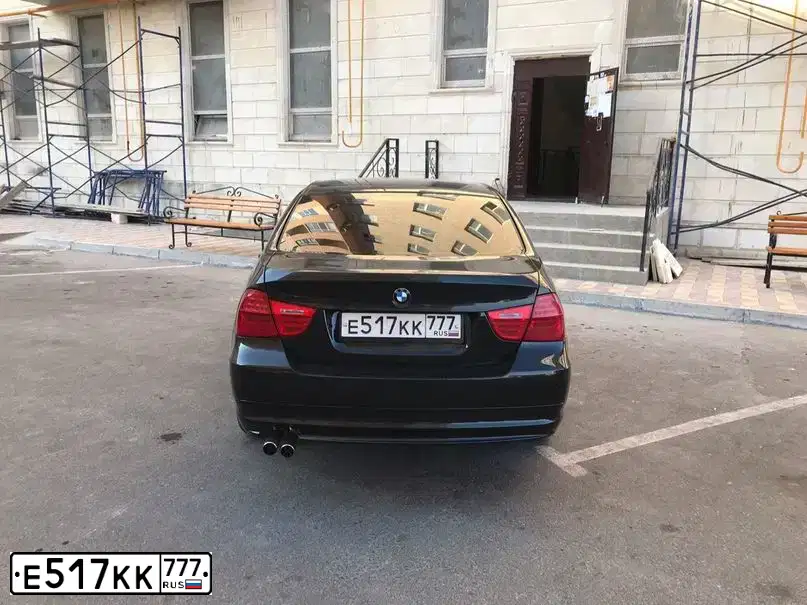 Фото автомобиля BMW SERIE 3, 2009 — госномер Е517КК777. Цвет: ЧЕРНЫЙ