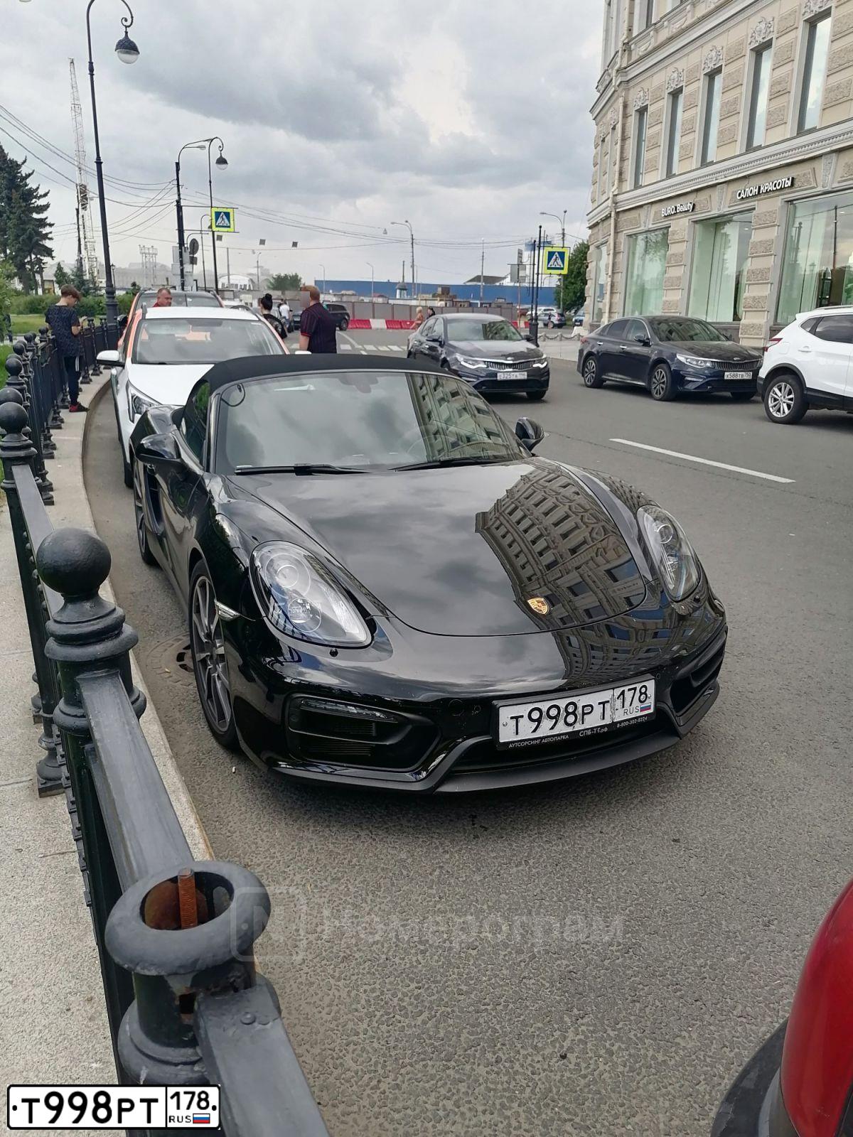 Фото автомобиля PORSCHE BOXSTER, 2015 — госномер Т998РТ178. Цвет: Черный