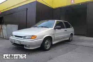 Фото автомобиля LADA 2113 SAMARA, 2005 — госномер А486УВ09. Цвет: МОЛОЧНО-БЕЛЫЙ