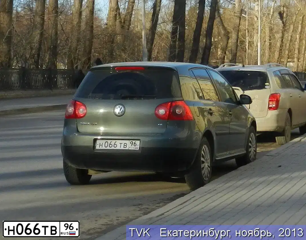 Фото автомобиля VOLKSWAGEN GOLF, 2004 — госномер Н066ТВ96. Цвет: СЕРО-ЗЕЛЕНЫЙ