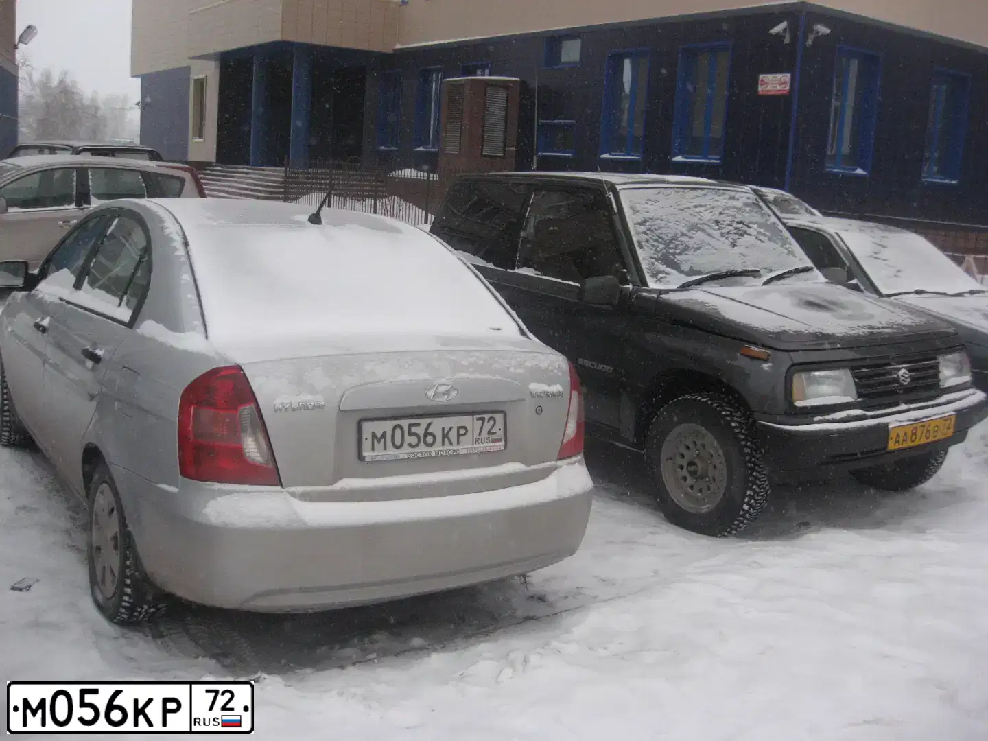 Фото автомобиля HYUNDAI VERNA, 2006 — госномер О759СС72. Цвет: Серебристый