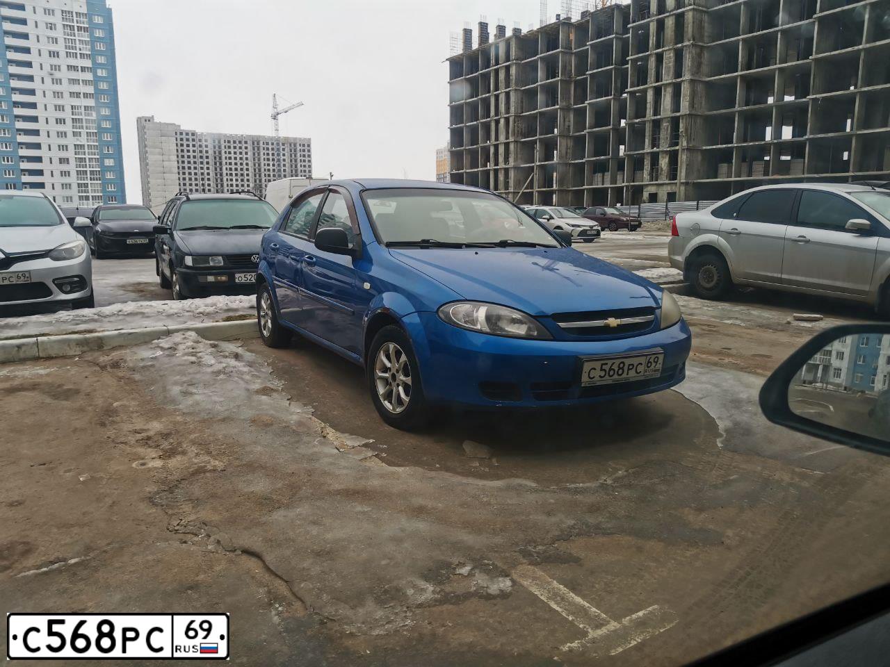 Фото автомобиля CHEVROLET LACETTI, 2011 — госномер С568РС69. Цвет: СИНИЙ