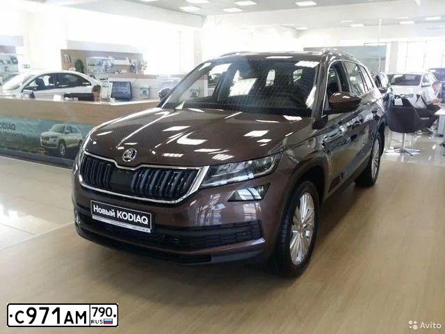 Фото автомобиля SKODA KODIAQ, 2020 — госномер А554УЕ147. Цвет: Коричневый