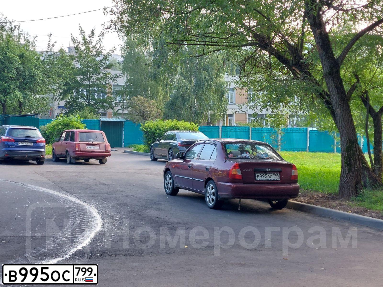 Фото автомобиля TAGAZ Z ACCENT, 2008 — госномер В995ОС799. Цвет: Красный