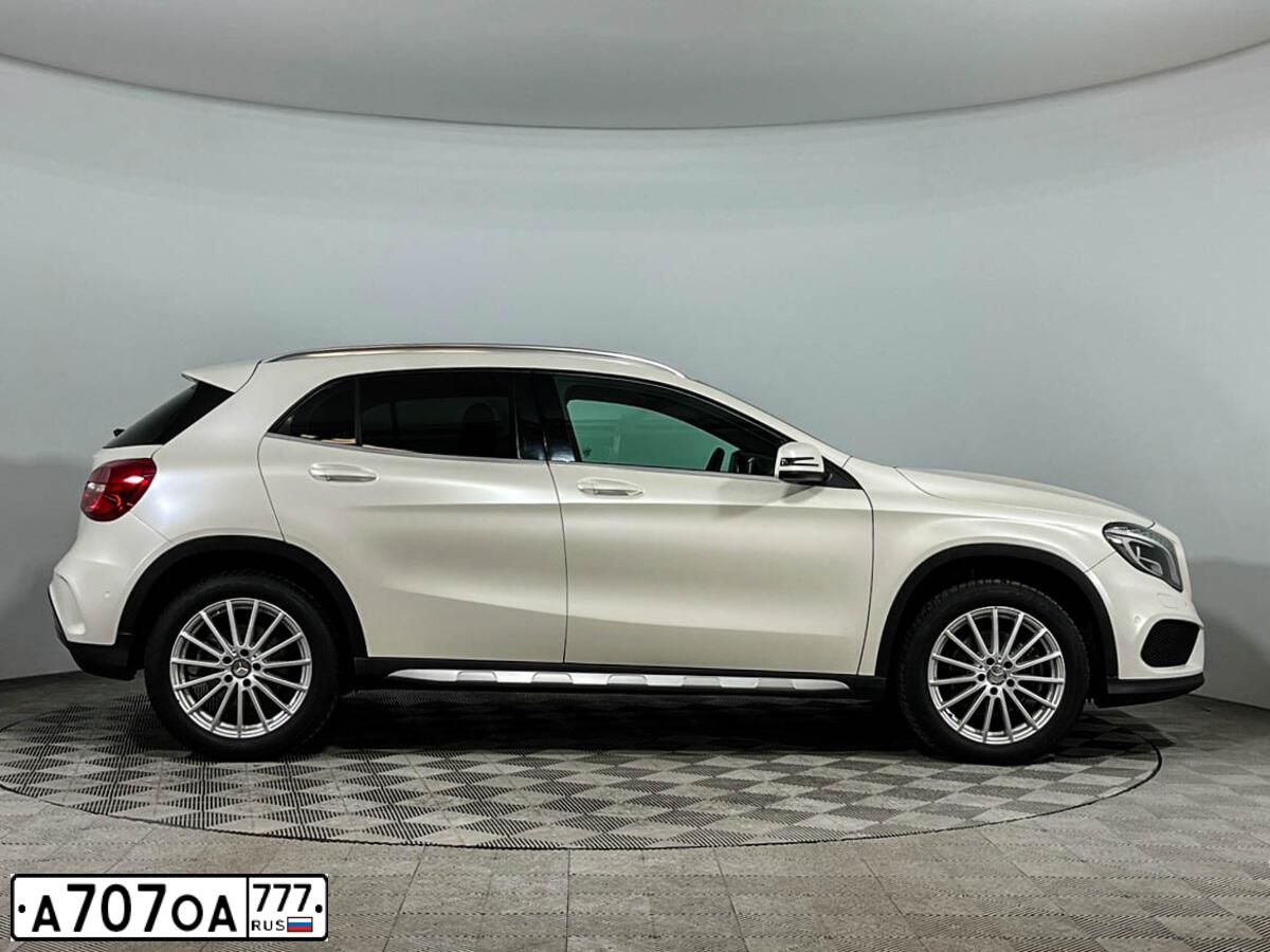 Фото автомобиля MERCEDES GLA-KLASSE, 2015 — госномер А707ОА777. Цвет: Белый