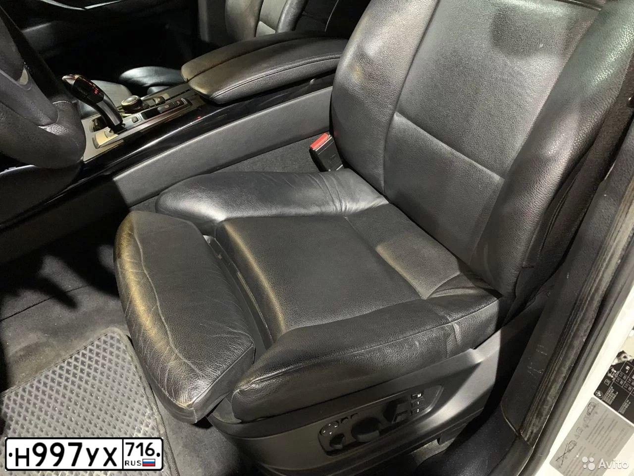 Фото автомобиля BMW X6, 2009 — госномер Р726УВ154. Цвет: Белый