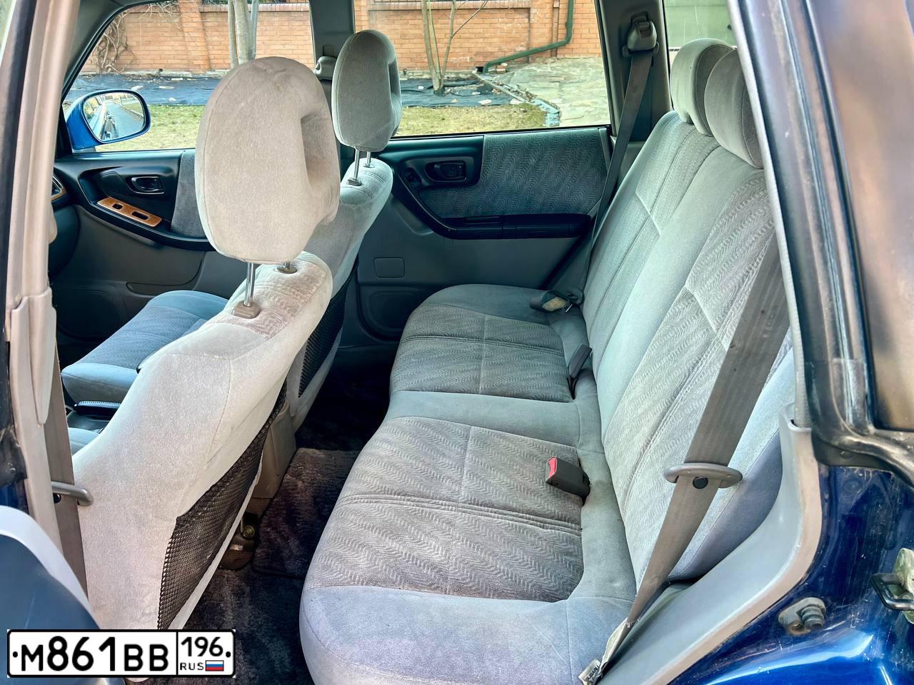 Фото автомобиля SUBARU FORESTER, 2000 — госномер М861ВВ196. Цвет: синий