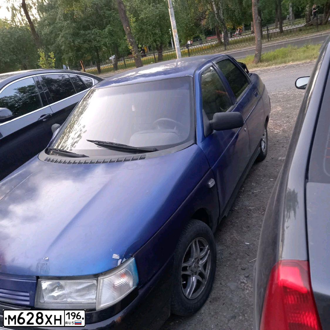 Фото автомобиля LADA 2110 LADA, 2004 — госномер М628ХН196. Цвет: синий
