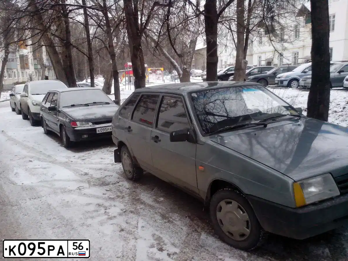 Фото автомобиля LADA 2107, 2003 — госномер К095РА56. Цвет: ФИОЛЕТОВЫЙ