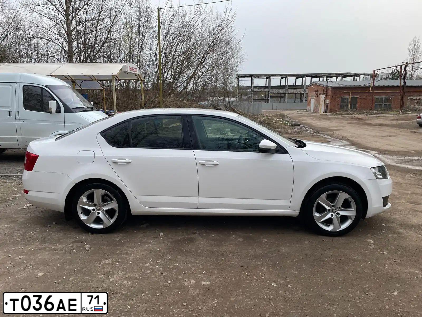 Фото автомобиля SKODA OCTAVIA, 2014 — госномер А476НМ136. Цвет: Белый