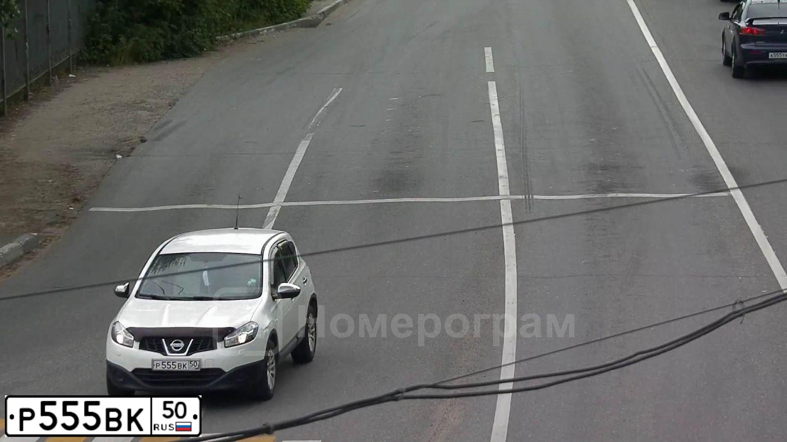 Фото автомобиля NISSAN QASHQAI, 2013 — госномер О239ЕУ790. Цвет: Белый