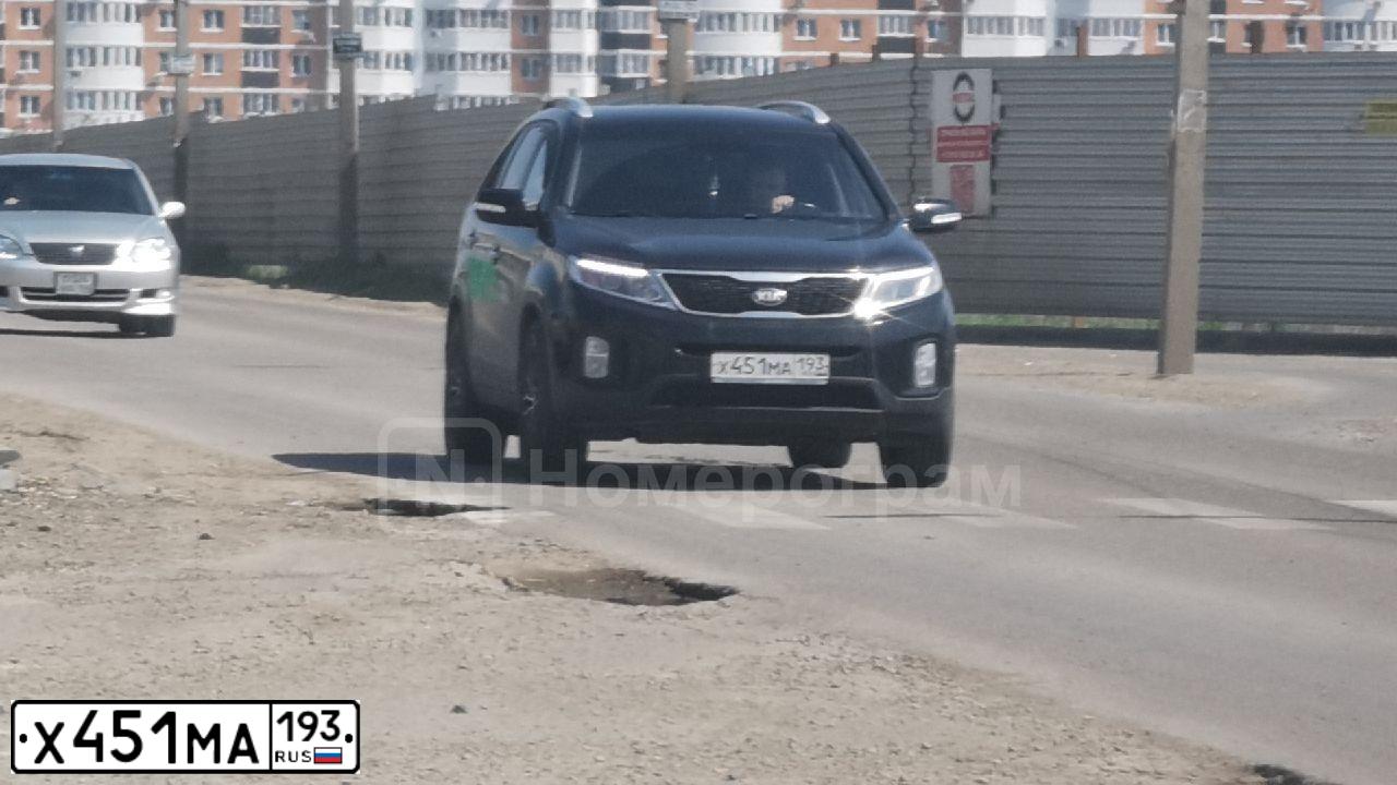 Фото автомобиля KIA SORENTO, 2014 — госномер Х451МА193. Цвет: ЧЕРНЫЙ