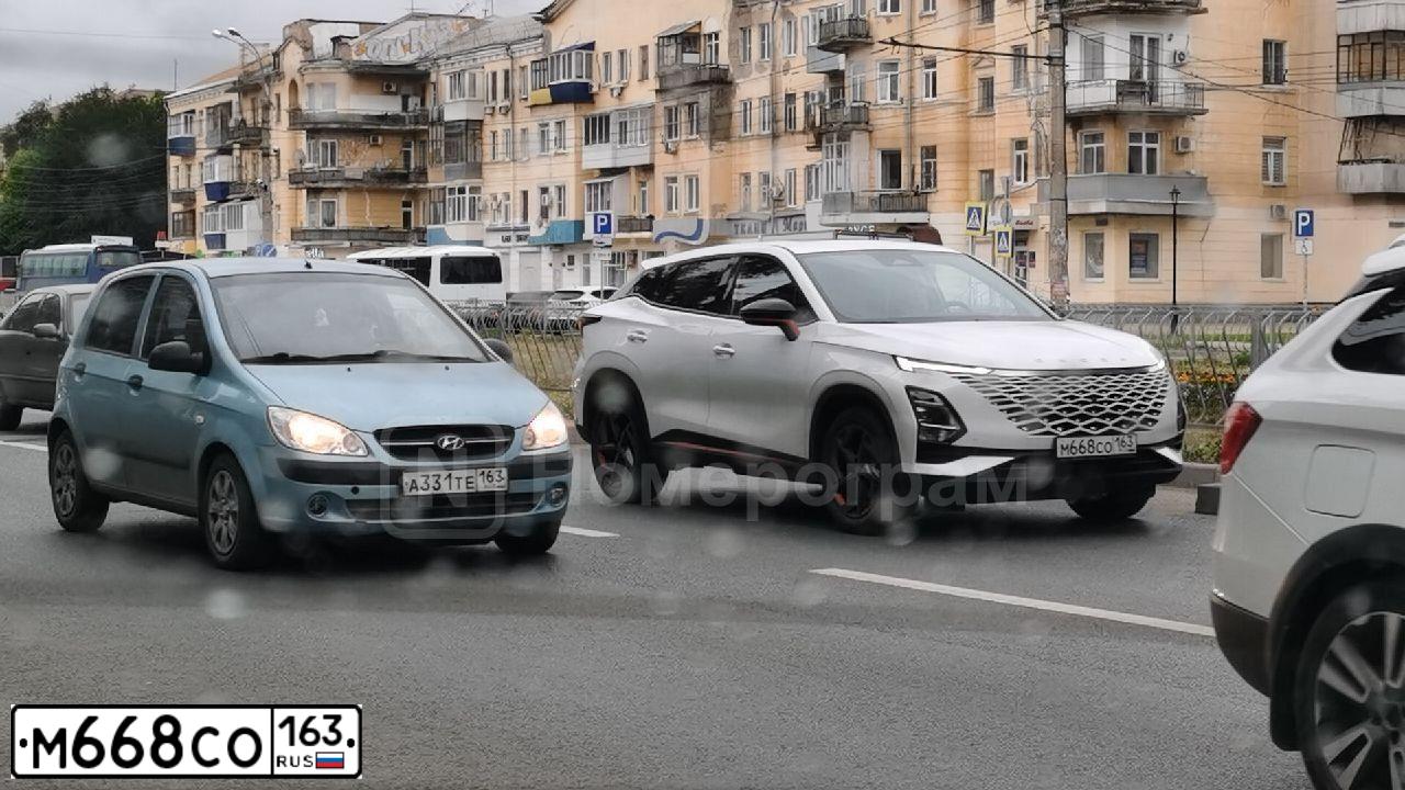 Фото автомобиля MITSUBISHI LANCER, 2009 — госномер М668СО163. Цвет: СЕРЕБРИСТЫЙ
