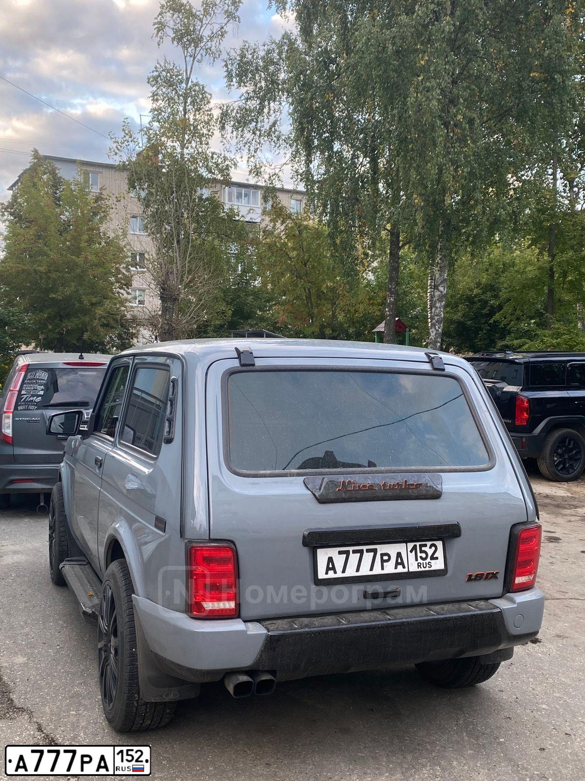 Фото автомобиля VOLKSWAGEN PASSAT, 2002 — госномер А777РА152. Цвет: белый(серый)