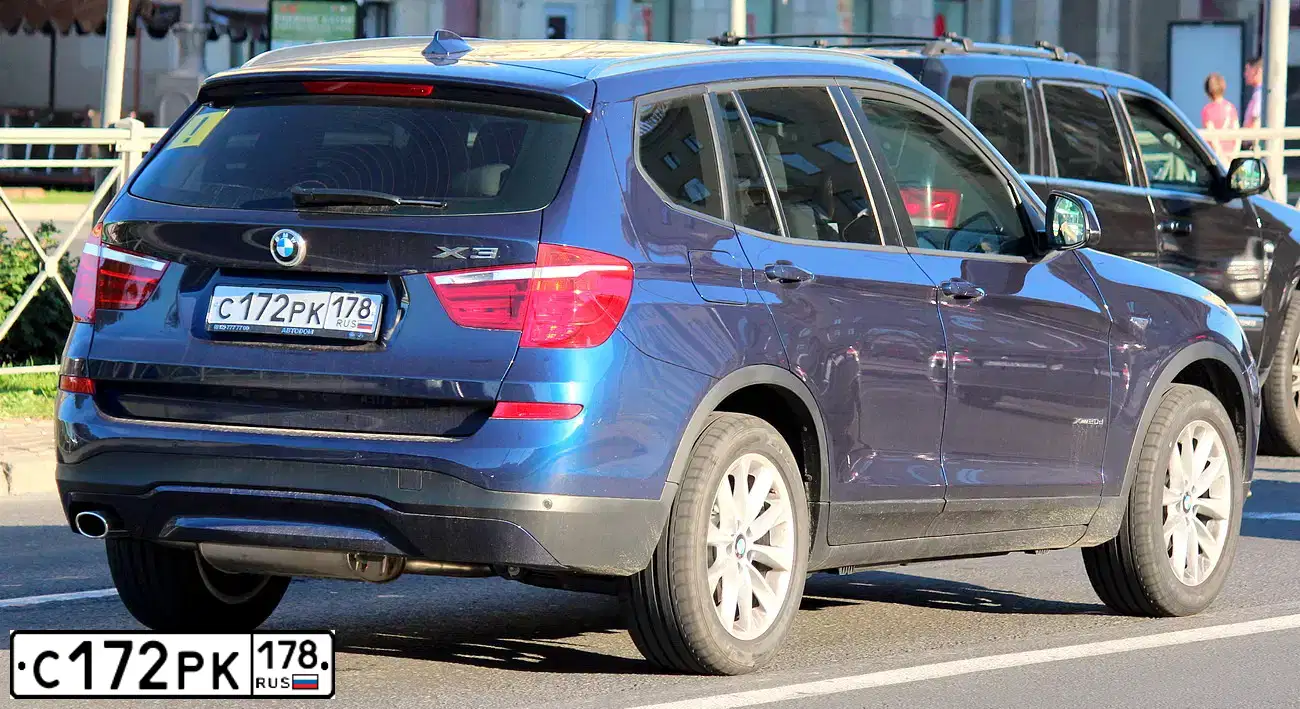 Фото автомобиля BMW X3, 2015 — госномер С172КР178. Цвет: СИНИЙ
