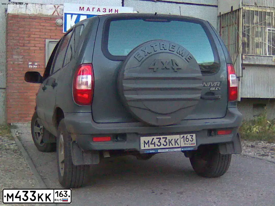 Фото автомобиля CHEVROLET NIVA, 2008 — госномер М737СУ763. Цвет: Темно серо зеленый металлик