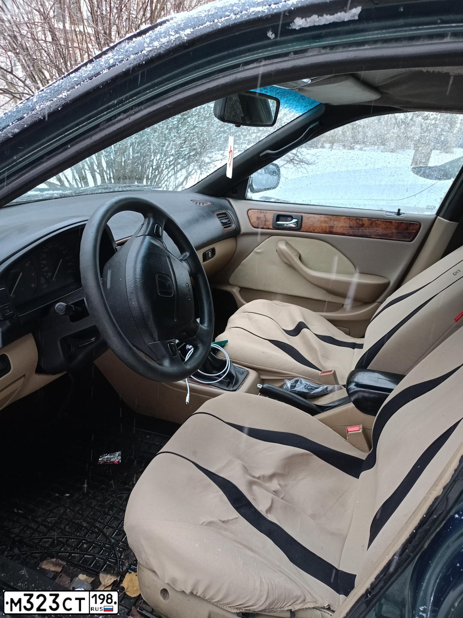 Фото автомобиля HONDA ACCORD, 1997 — госномер Р304ВМ178. Цвет: ЗЕЛЕНЫЙ