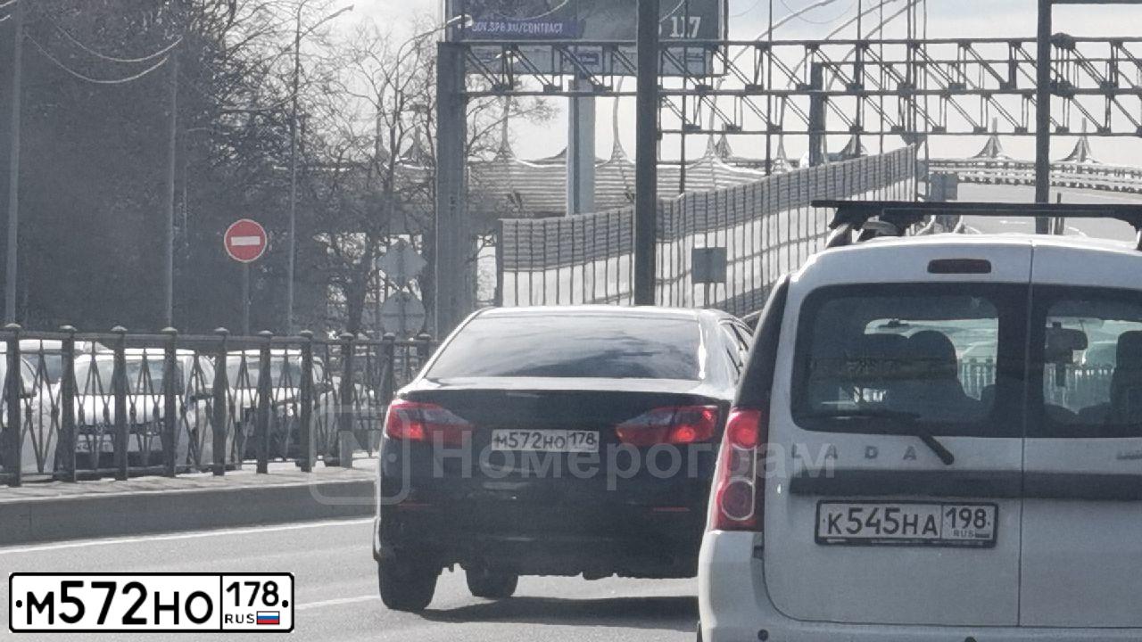 Фото автомобиля TOYOTA CAMRY, 2012 — госномер С429УВ33. Цвет: ЧЕРНЫЙ МЕТАЛЛИК