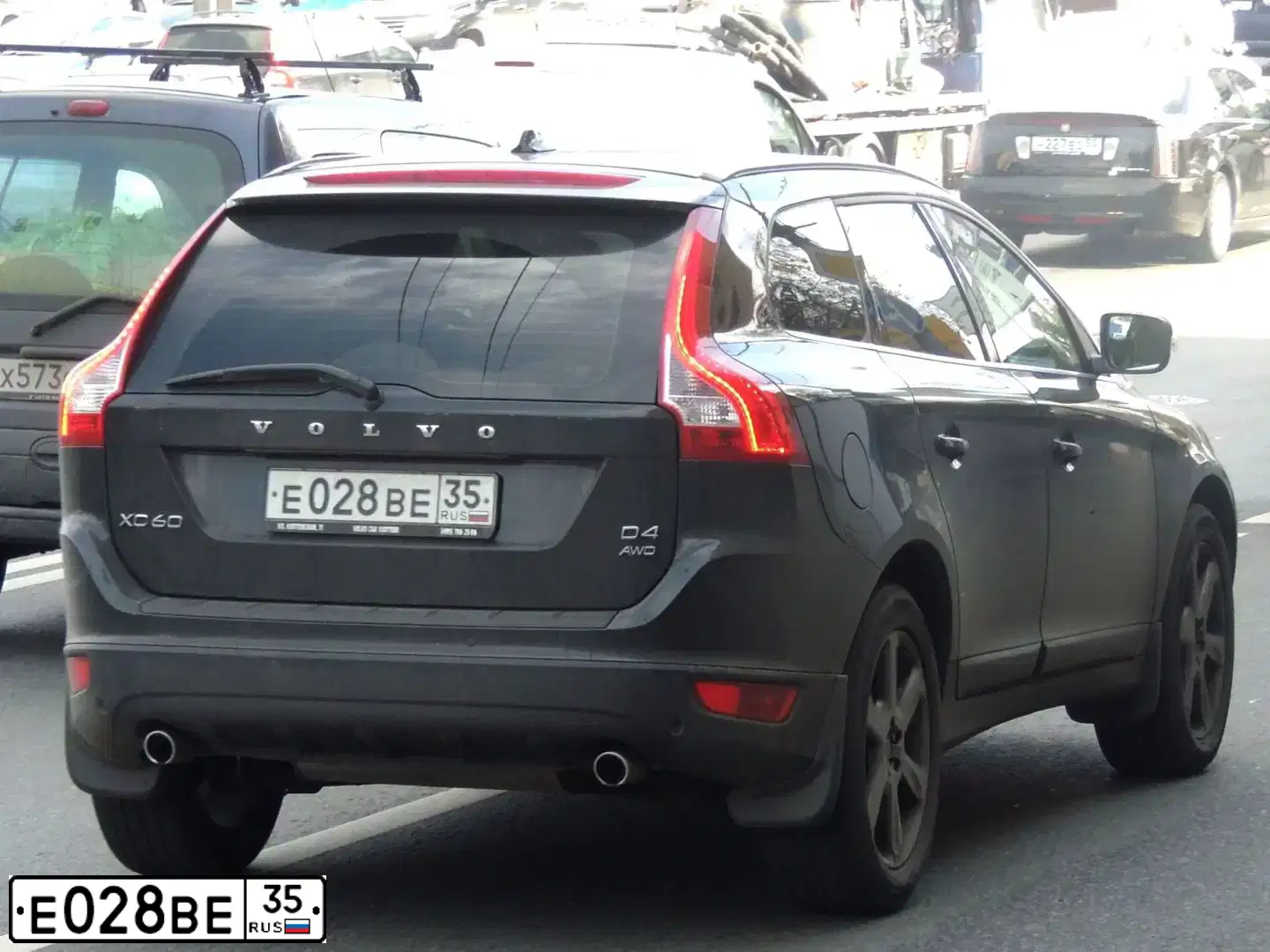 Фото автомобиля VOLVO XC60, 2013 — госномер О652ТН68. Цвет: ЧЕРНЫЙ