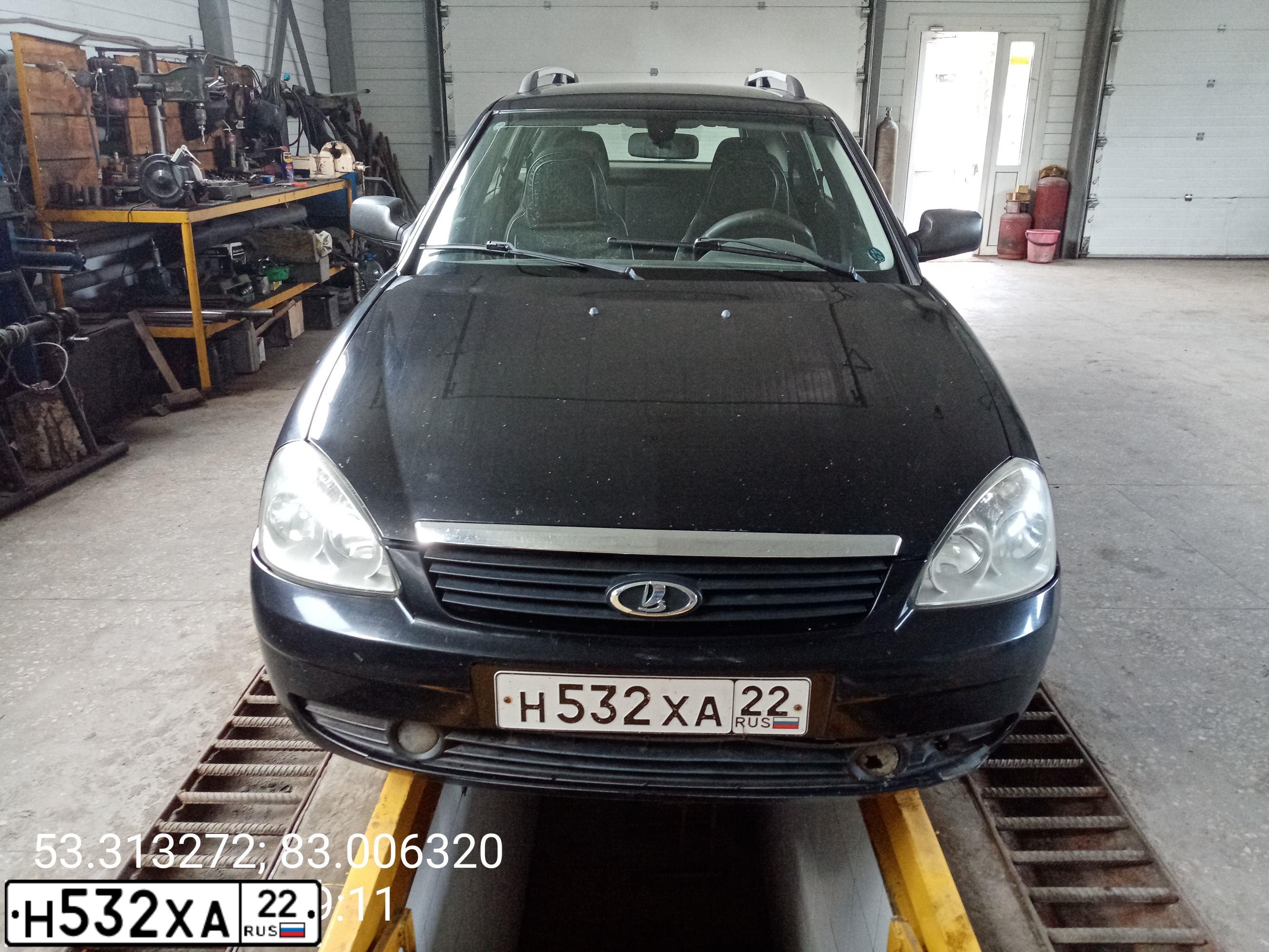 Фото автомобиля LADA 2171 PRIORA, 2009 — госномер Н532ХА22. Цвет: Сине-Черный