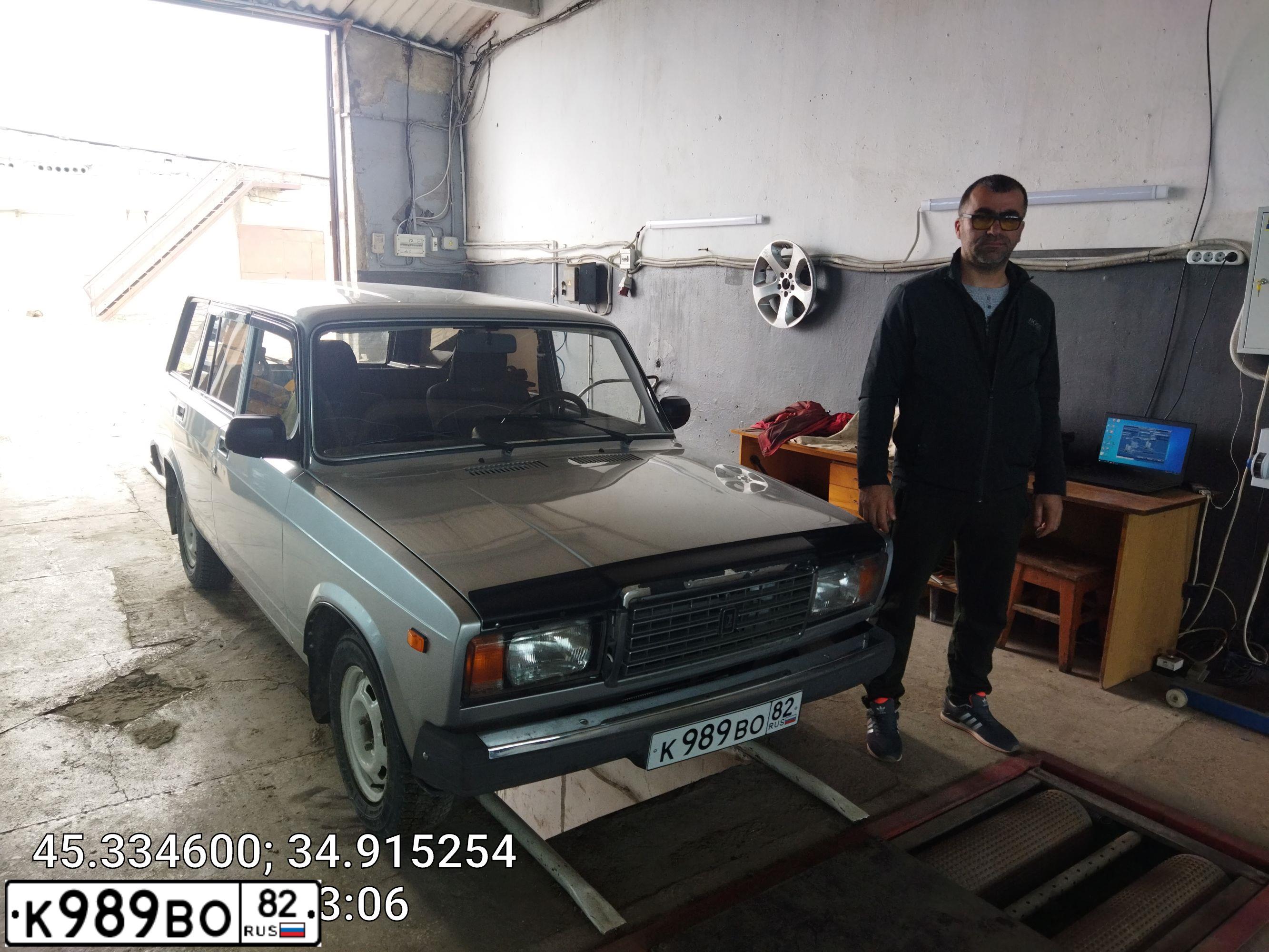 Фото автомобиля LADA 2104, 2011 — госномер Е065РВ13. Цвет: АЛМАЗНОЕ СЕРЕБРО