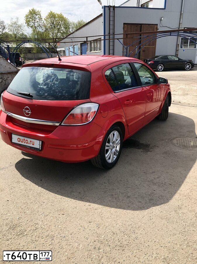 Фото автомобиля OPEL ASTRA, 2007 — госномер К118ВТ82. Цвет: Красный