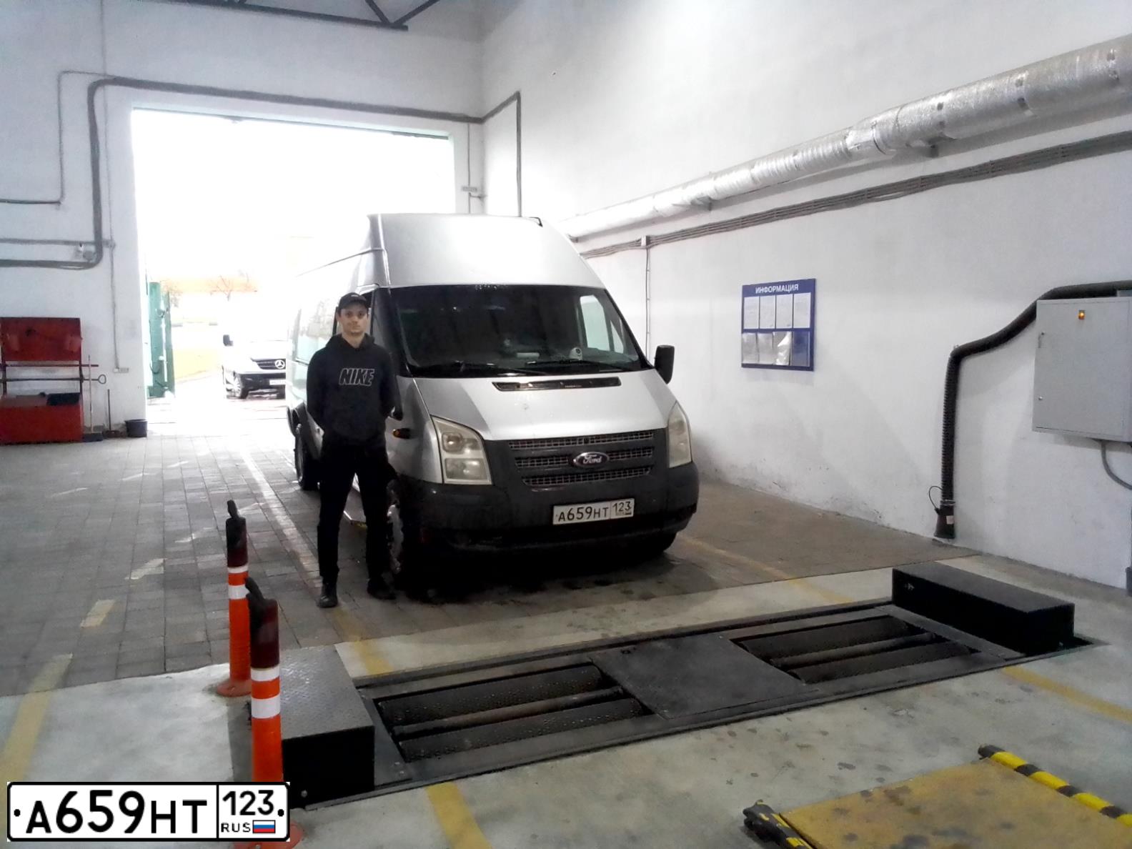 Фото автомобиля FORD TRANSIT, 2012 — госномер А659НТ123. Цвет: RAL 5002