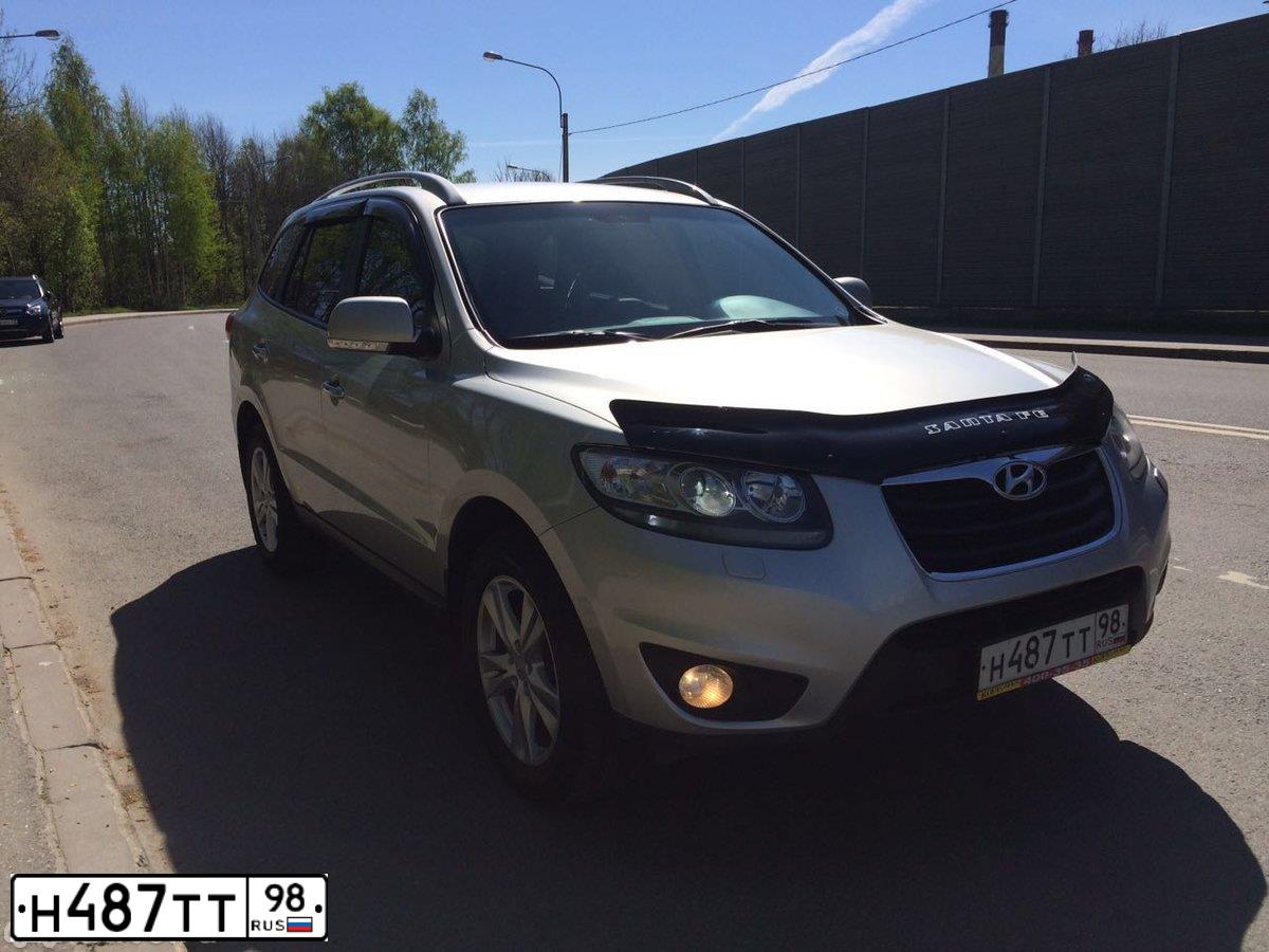 Фото автомобиля HYUNDAI SANTA FE, 2011 — госномер А239МУ51. Цвет: СЕРЕБРИСТЫЙ