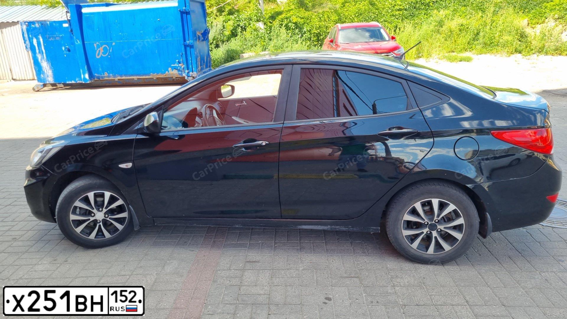 Фото автомобиля HYUNDAI SOLARIS, 2012 — госномер Х251ВН152. Цвет: ЧЕРНЫЙ