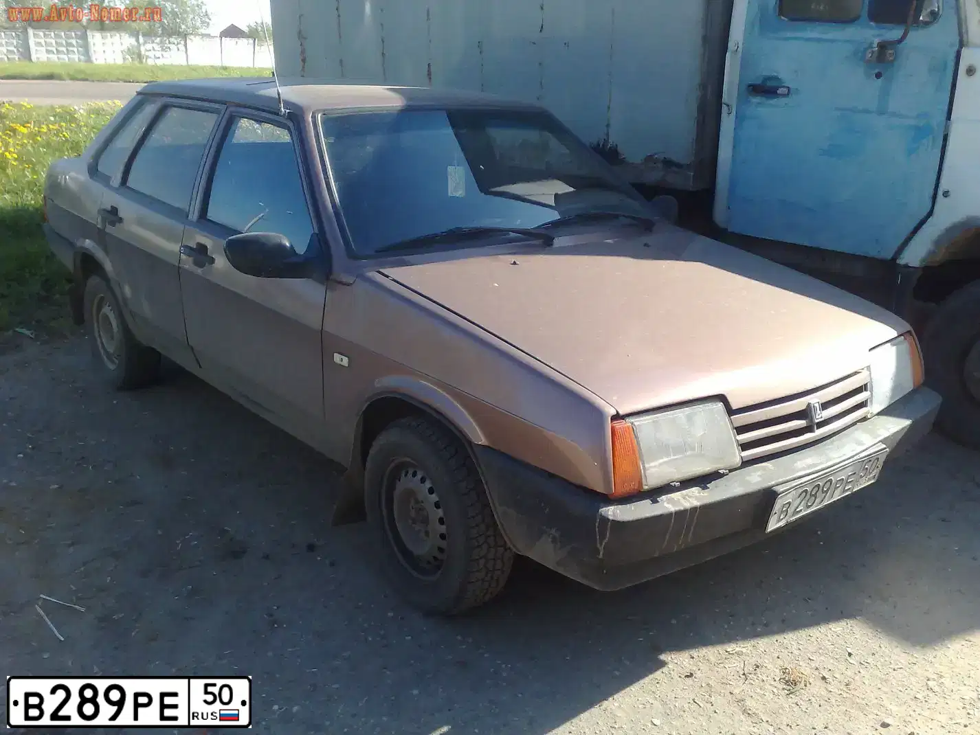 Фото автомобиля VAZ 2109 SAMARA, 1995 — госномер Е683АЕ57. Цвет: СВЕТЛЫЙ КОРИЧНЕВЫЙ