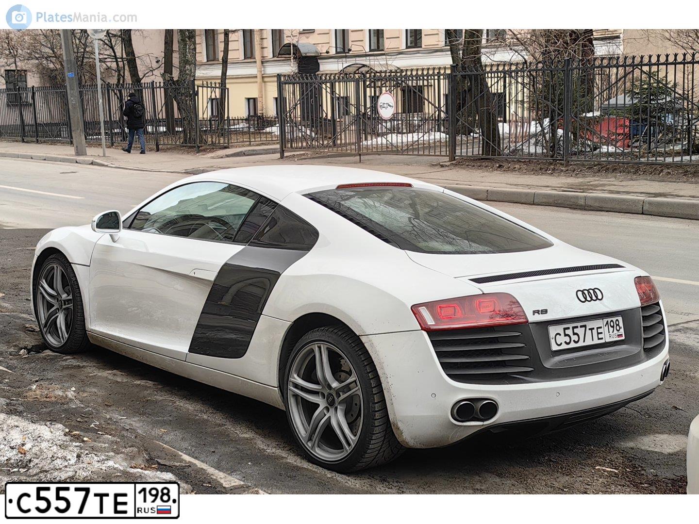 Фото автомобиля АУДИ R8 QUATTRO, 2007 — госномер К560УЕ797. Цвет: ЖЕЛТЫЙ