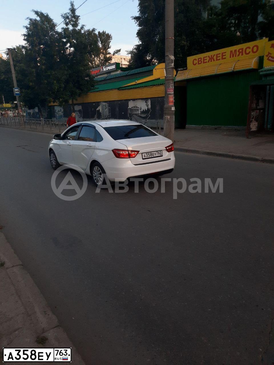 Фото автомобиля LADA VESTA, 2018 — госномер А358ЕУ763. Цвет: БЕЛЫЙ
