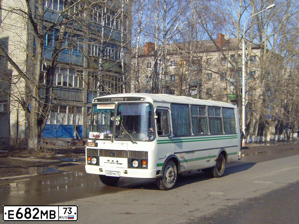 Фото автомобиля ПАЗ 32053, 2006 — госномер Е682МВ73. Цвет: БЕЛО ЗЕЛЕНЫЙ
