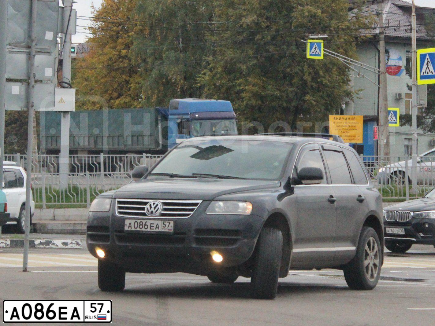 Фото автомобиля VOLKSWAGEN TOUAREG, 2006 — госномер М077СН67