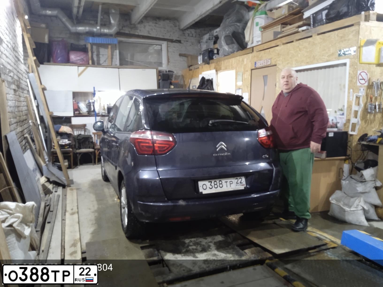 Фото автомобиля FORD FOCUS, 2005 — госномер О388ТР22