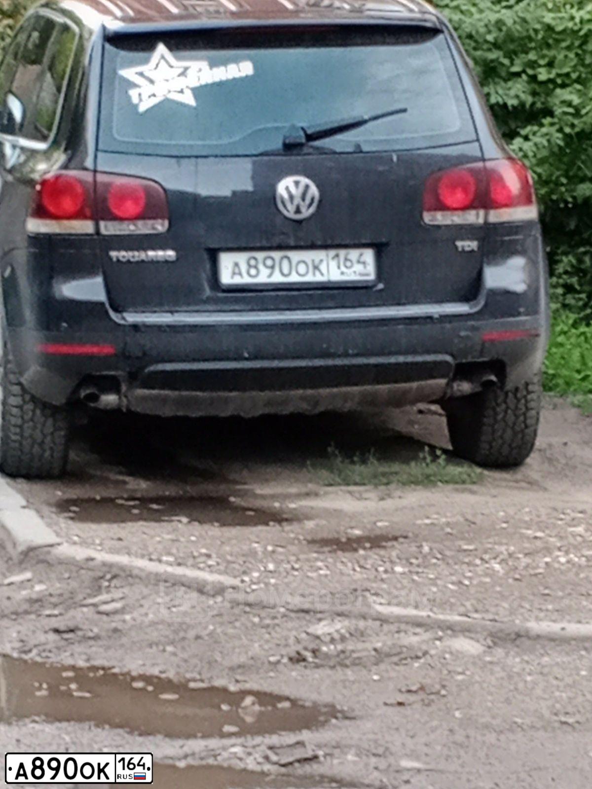 Фото автомобиля VOLKSWAGEN TOUAREG, 2008 — госномер Т007ВН64. Цвет: ЧЕРНЫЙ