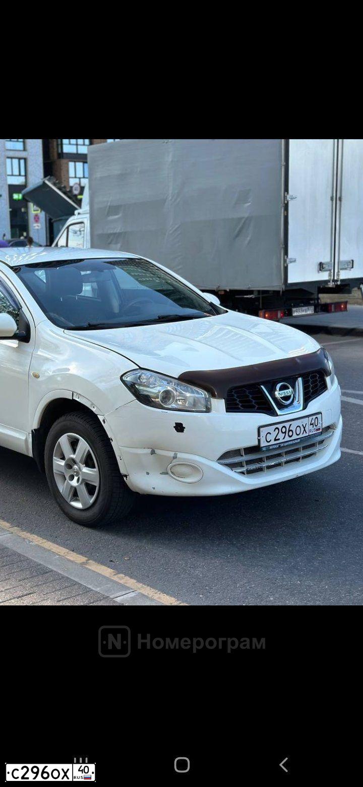 Фото автомобиля NISSAN QASHQAI, 2011 — госномер С296ОХ40. Цвет: БЕЛЫЙ