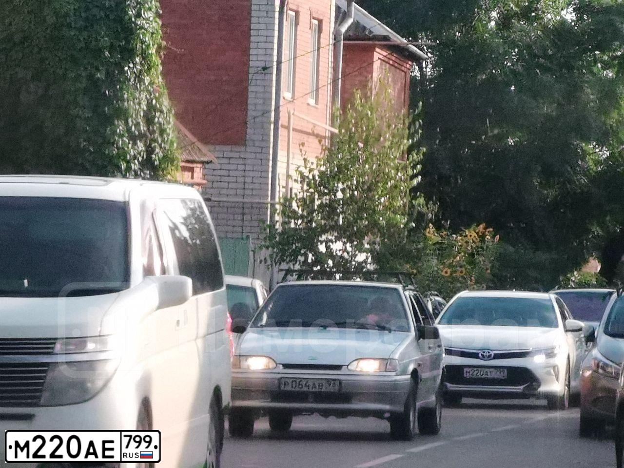 Фото автомобиля MERCEDES VIANO, 2007 — госномер Р784НС790. Цвет: Серебристый