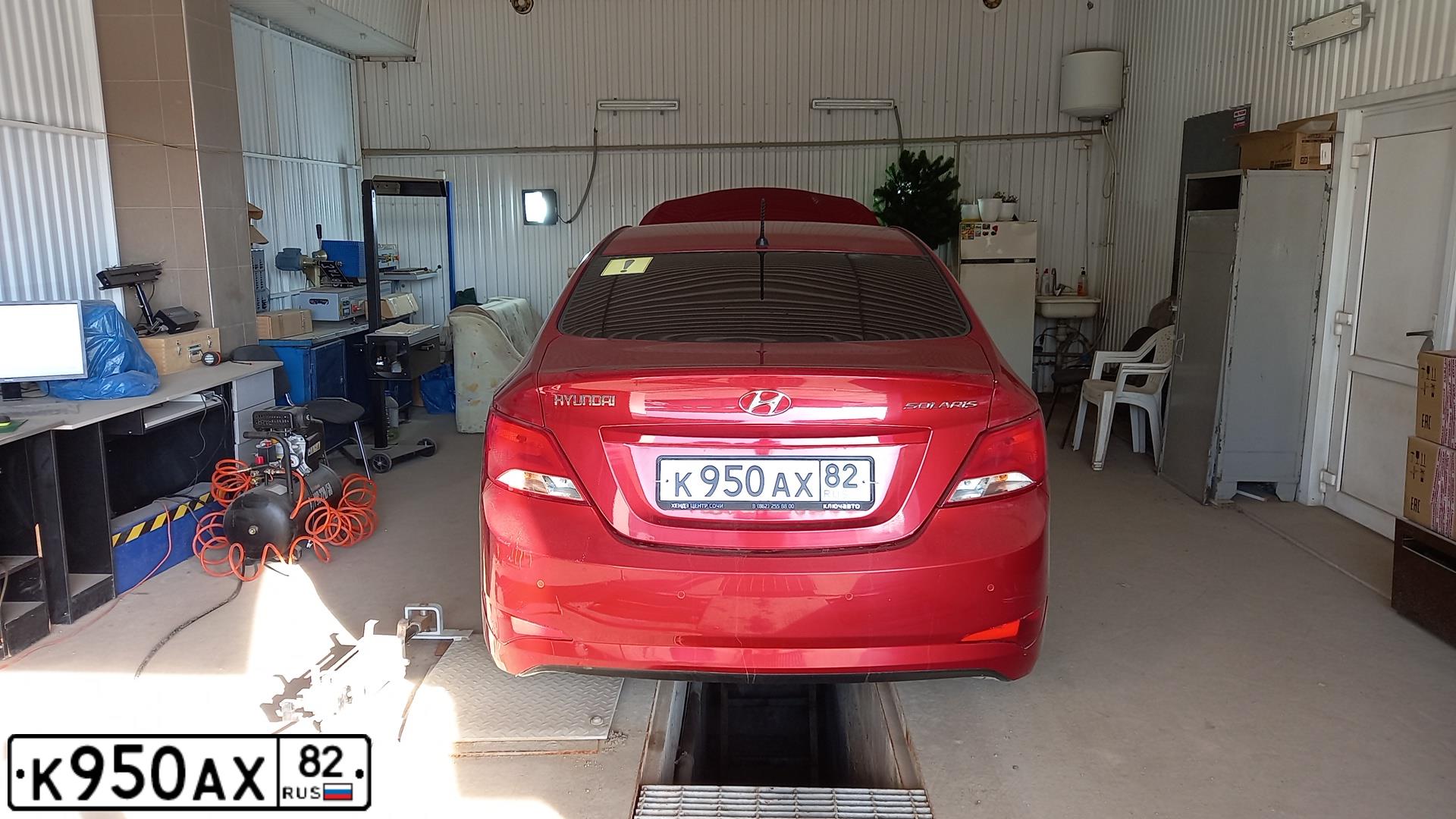 Фото автомобиля HYUNDAI SOLARIS, 2015 — госномер К950АХ82. Цвет: КРАСНЫЙ ГРАНАТ