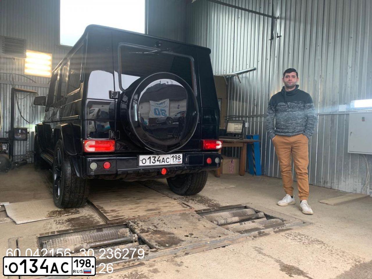 Фото автомобиля MERCEDES G-KLASSE, 2001 — госномер О134АС198. Цвет: ЧЕРНЫЙ