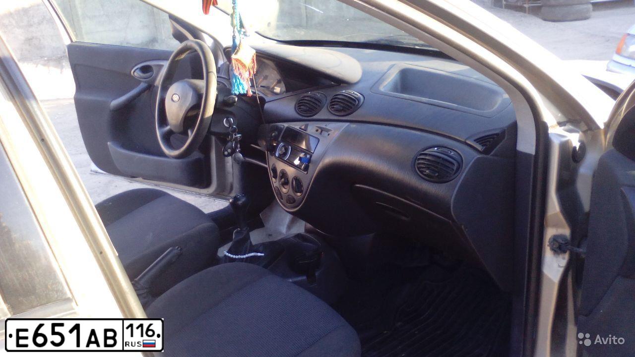 Фото автомобиля FORD FOCUS, 2004 — госномер К918ЕА164. Цвет: СЕРО-ЗОЛОТИСТЫЙ